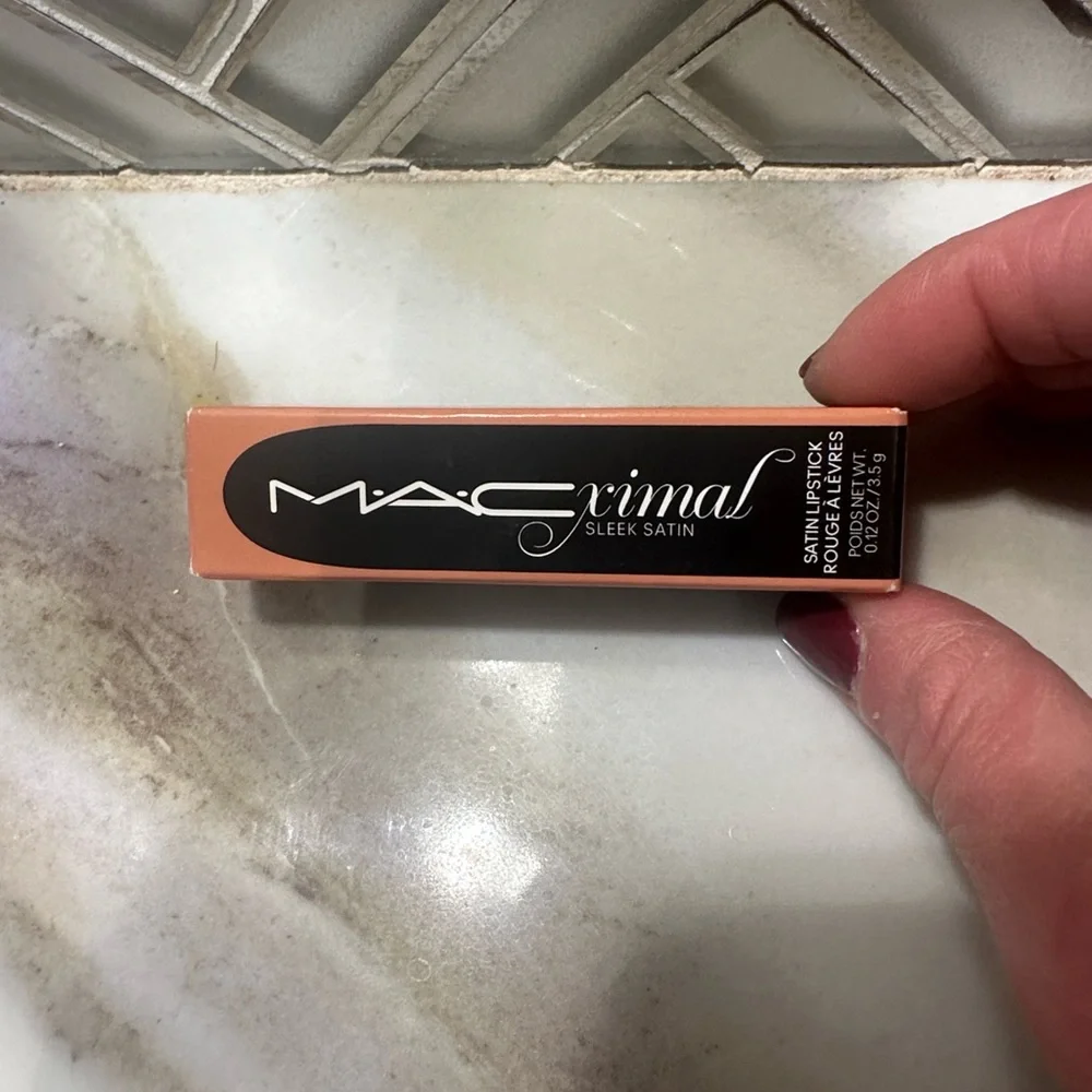 MAC Lipstick in Fleshpot